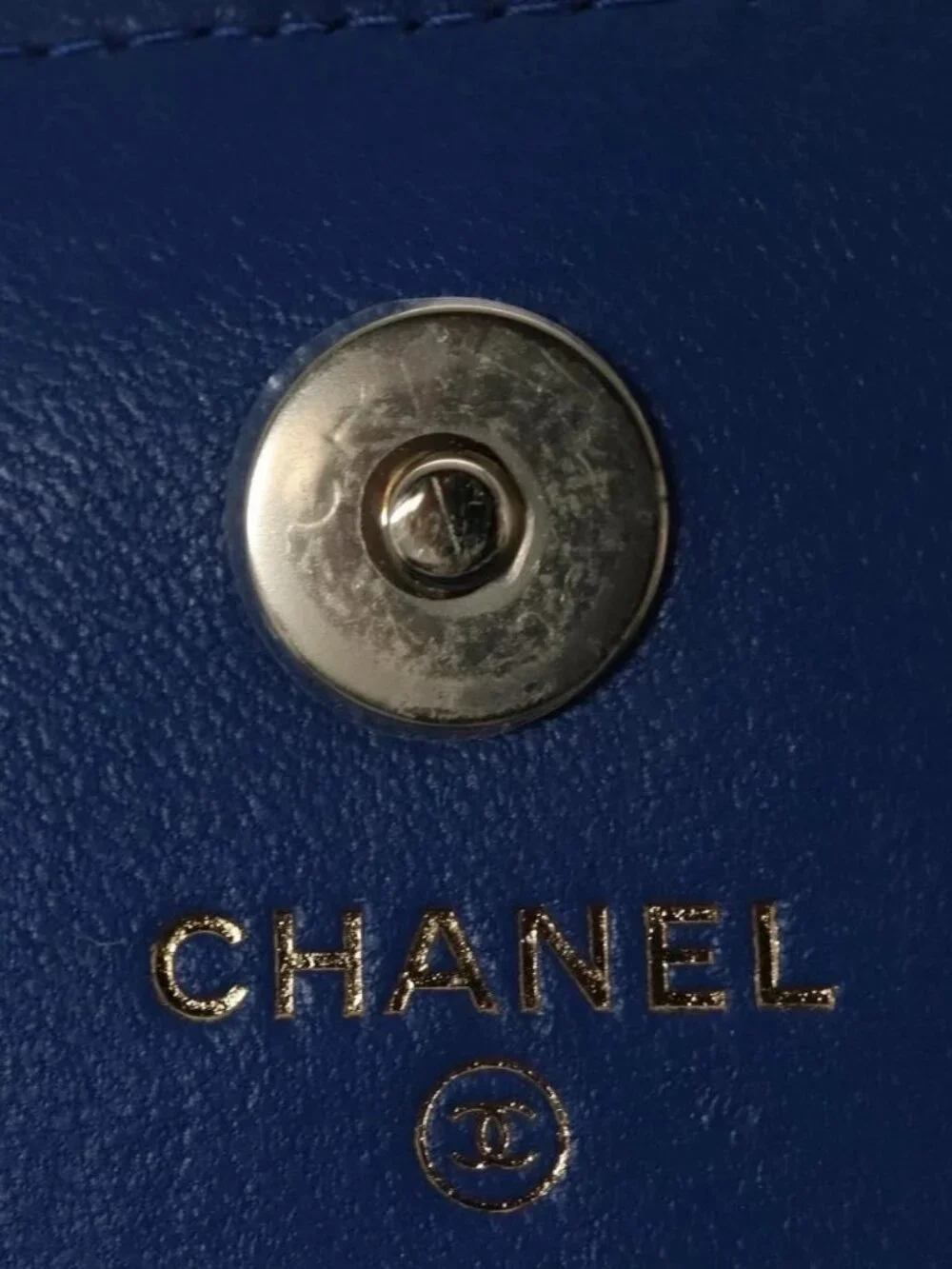 CHANEL corner	slight inch h3